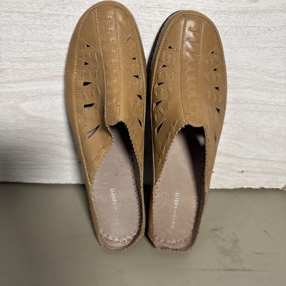 Easy Spirit beige leather slip-on mules Sz 10